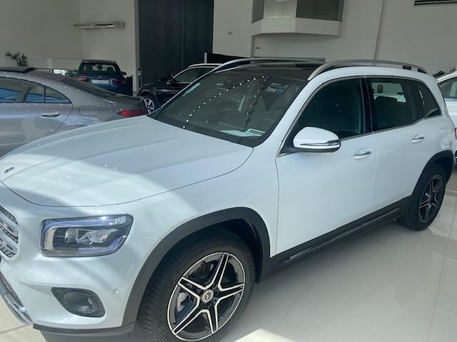 MERCEDES-BENZ GLB 200