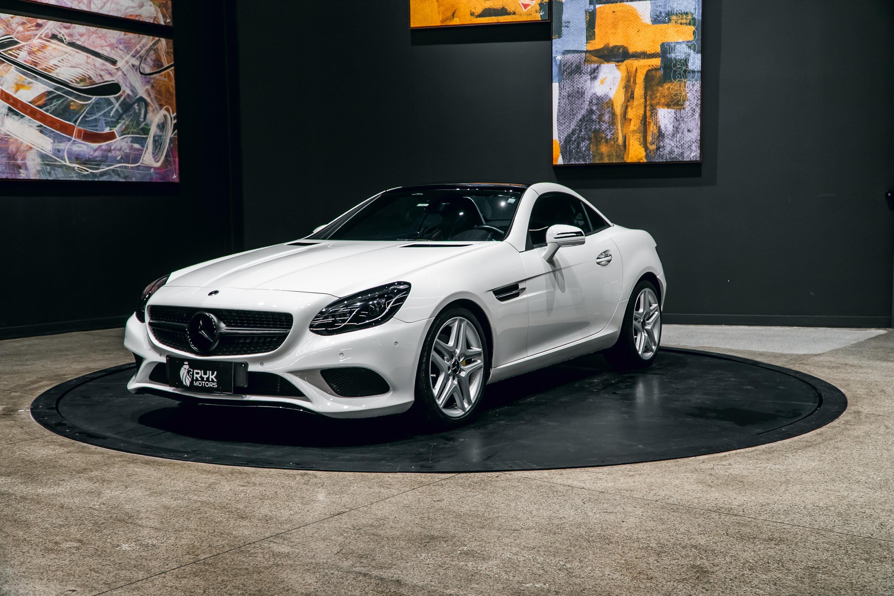MERCEDES-BENZ SLC 300