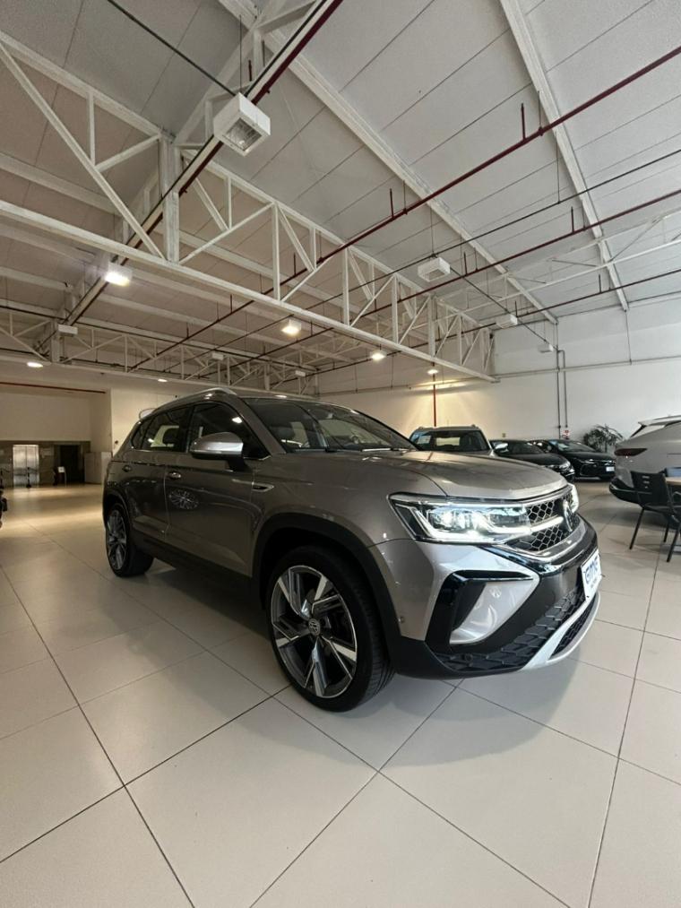 VOLKSWAGEN TAOS