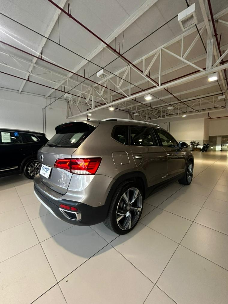 VOLKSWAGEN TAOS