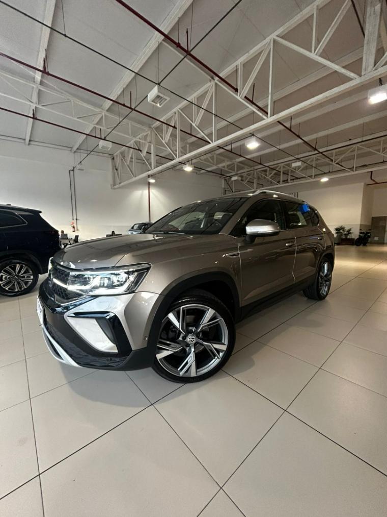 VOLKSWAGEN TAOS